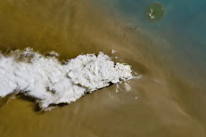 Landsat 8 shows white gas above brown ash during the Anak Krakatau eruption on September 5, 2026.