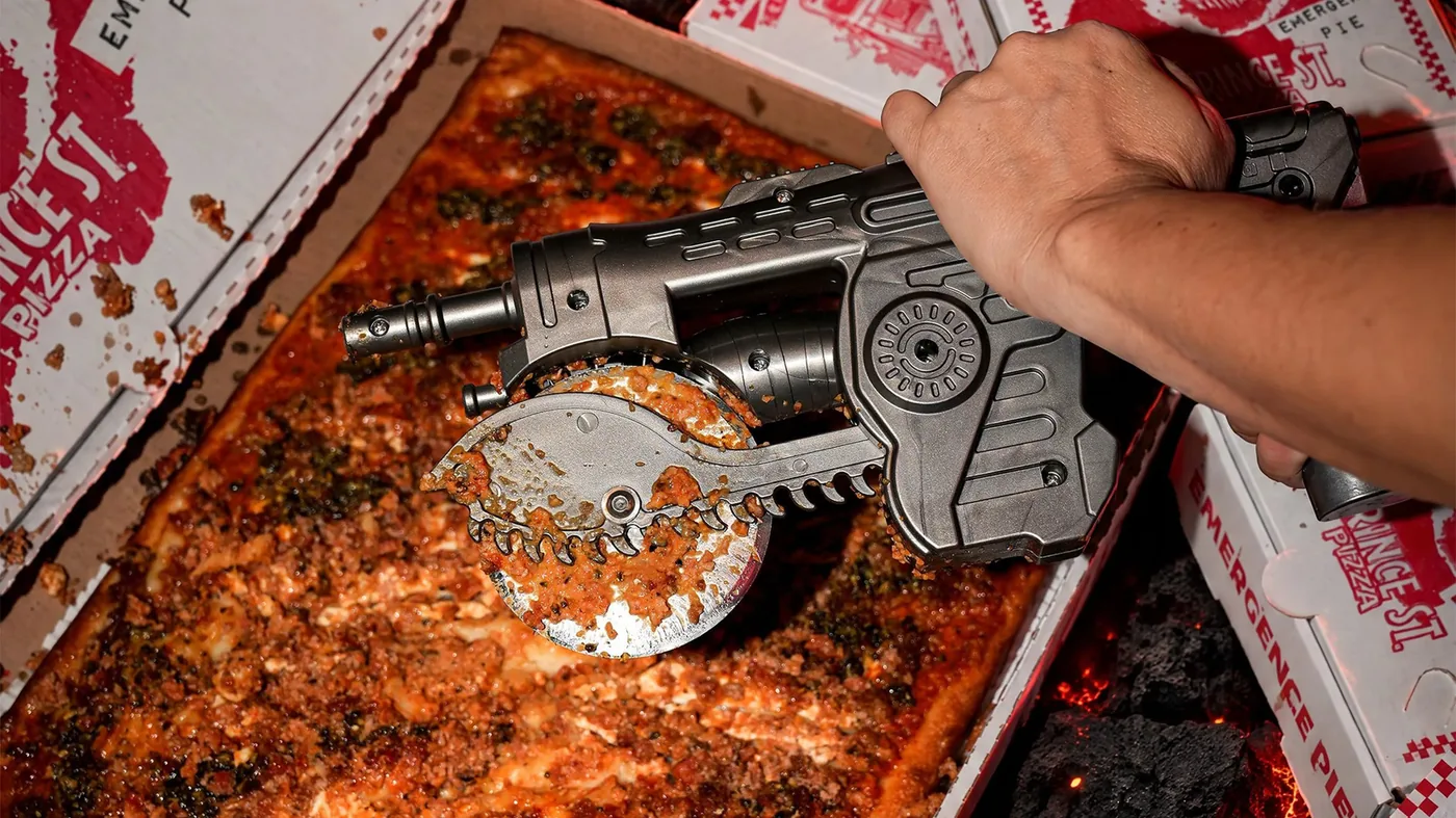 The limited-edition Lancer pizza cutter created for the Gears of War E-Day promotional collaboration.