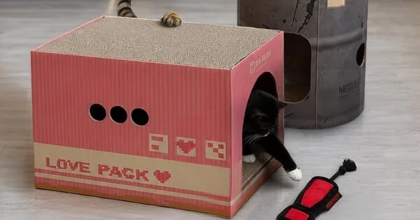 Promotional artwork introducing the Metal Gear cat boxes.