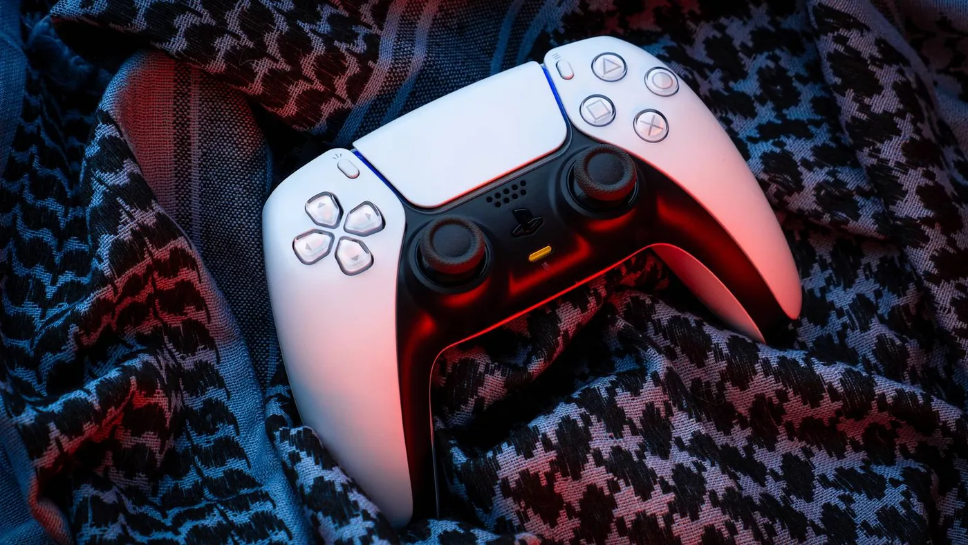 PlayStation DualSense controller representing player participation during the PS5 blackout.