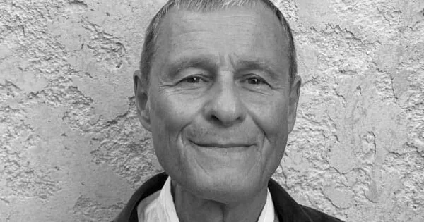 Yves Schlirf portrait published alongside news coverage of the Kana founder.