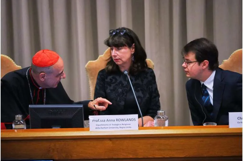 Cardinal Víctor Manuel Fernández speaks with Anna Rowlands and Christopher Olah on AI and religion.