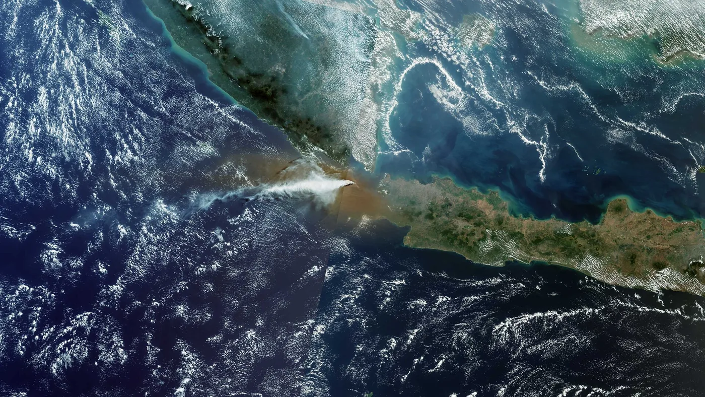 Satellite imagery tracking the EarthCARE volcanic plume and atmospheric dispersion from Anak Krakatau.