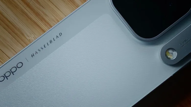 Close-up of textured rear panel on Oppo flagship