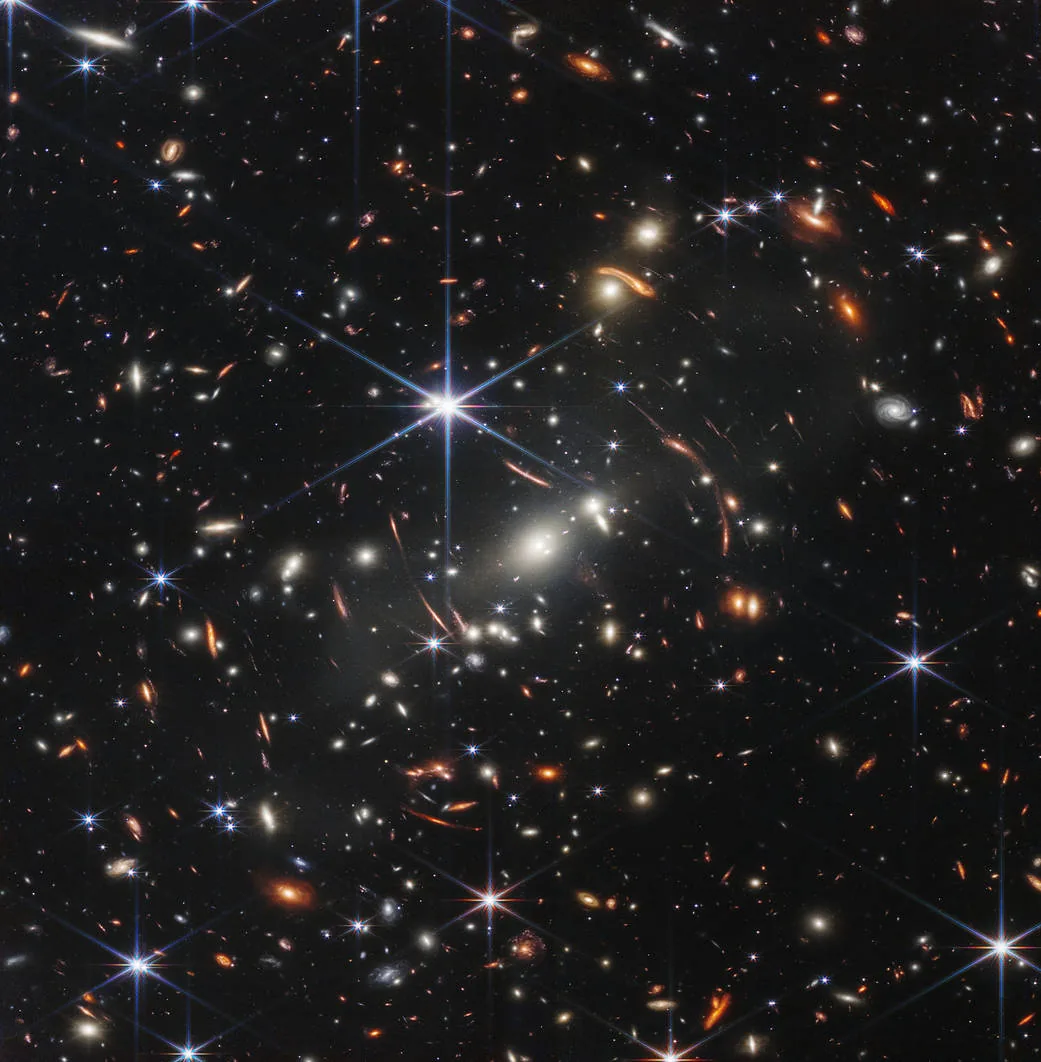 Webb's First Deep Field showing distant galaxy cluster SMACS 0723.