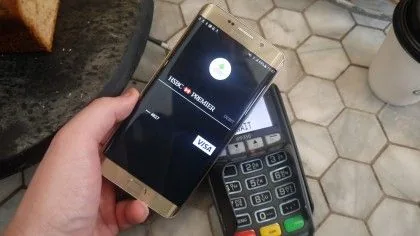 Mobile payment interface demonstrating a contactless transaction