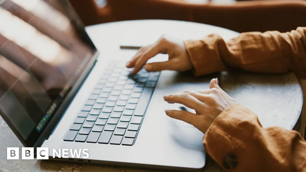 FBI Warns of Critical PHP Vulnerability as Sites Go Dark — BBC News image