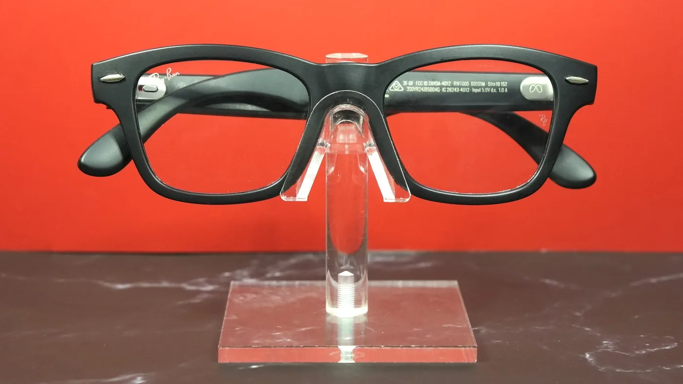 Burbank frame style in matte black with clear lenses
