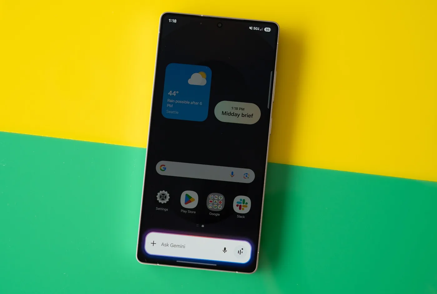 Samsung Galaxy S25 Ultra screen displaying Gemini assistant